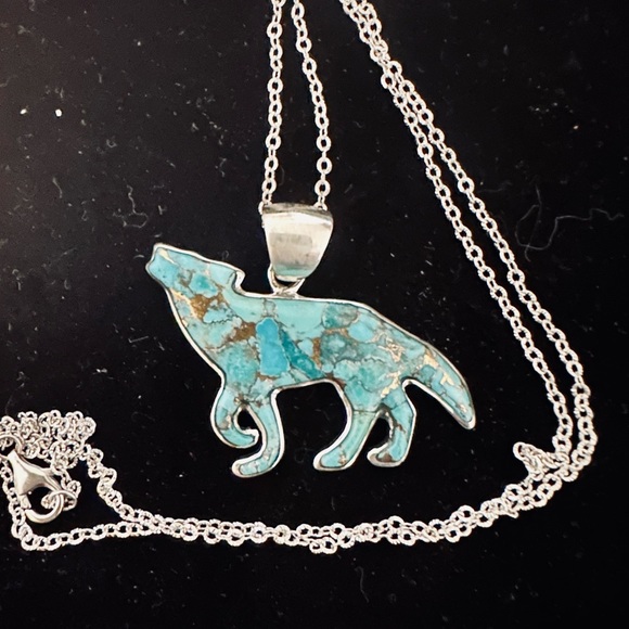 Mojave Turquoise Wolf Pendant in Sterling Silver & 24" Sterling Silver Chain NWT - Picture 3 of 11